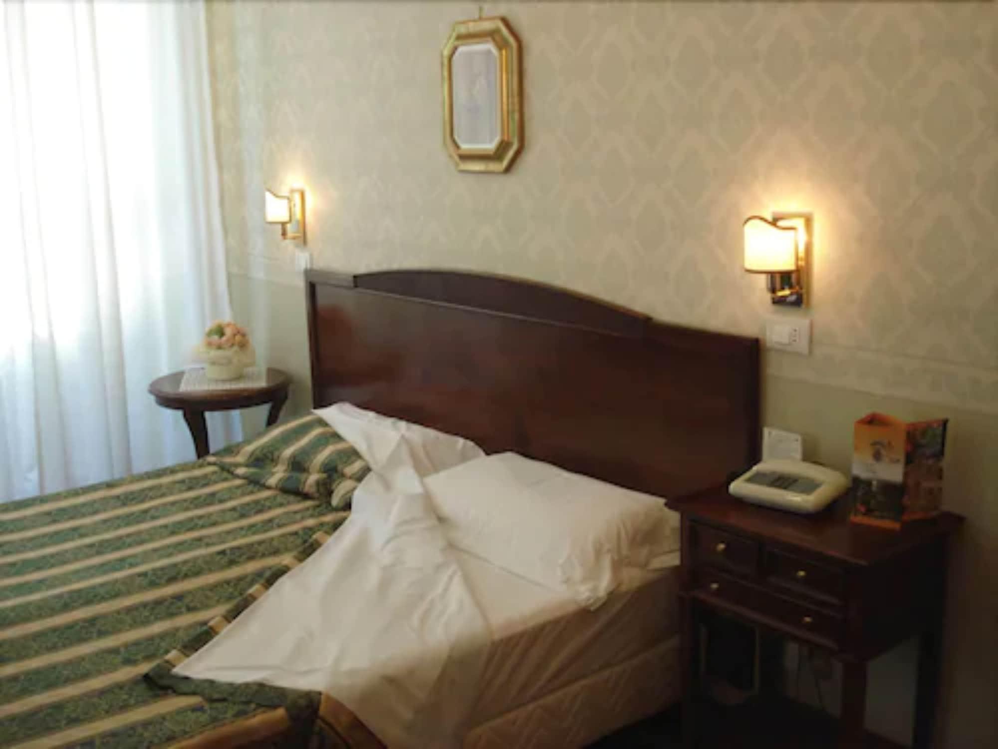 Hotel Villa Aricia Аричча Экстерьер фото