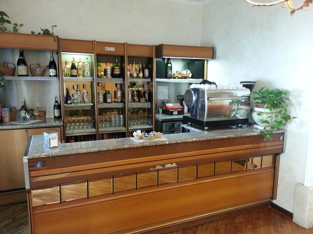 Hotel Villa Aricia Аричча Экстерьер фото